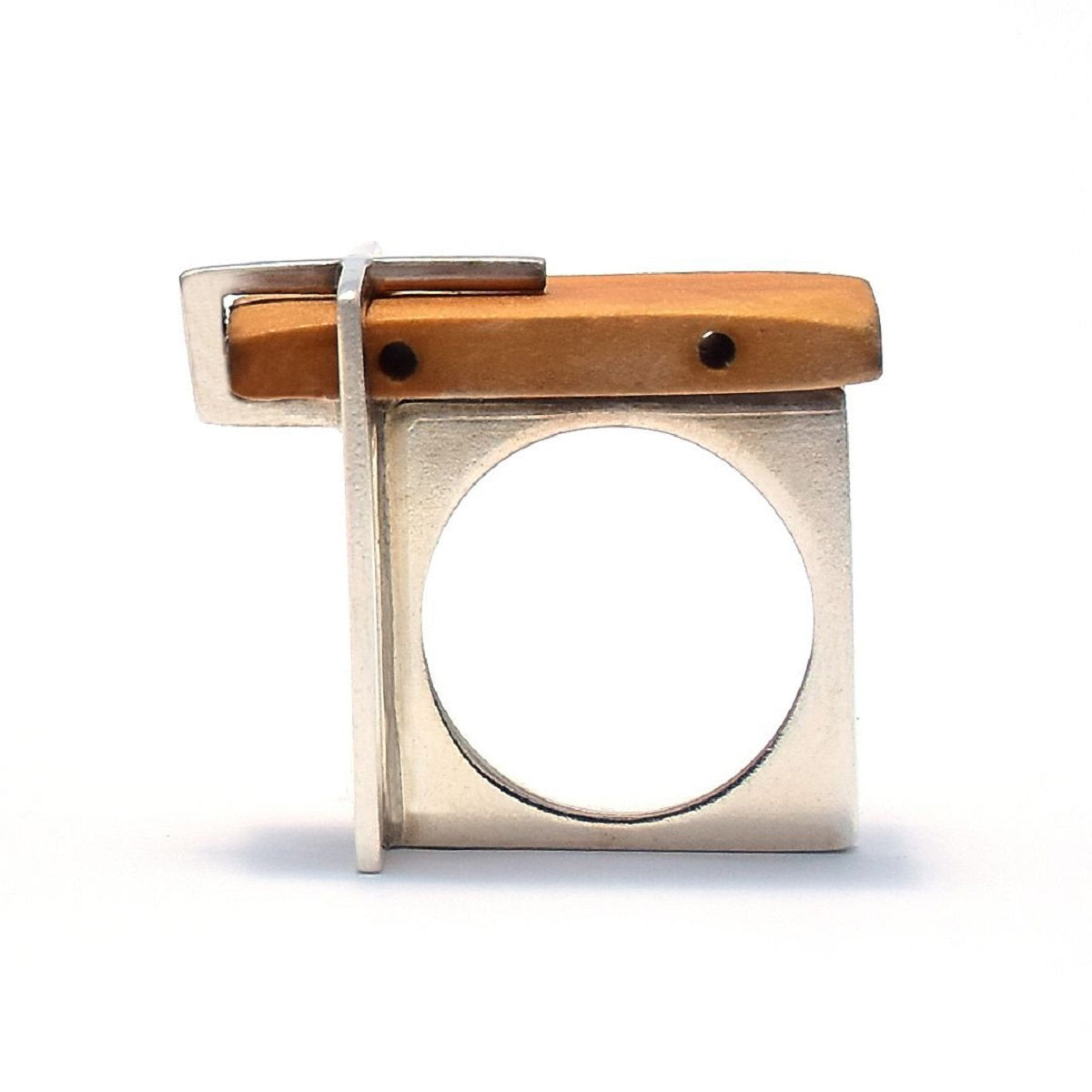 Anillo de Plata y Madera de Bambu Pasillo.