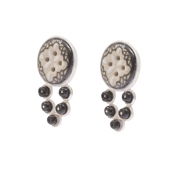 Aretes Cortos de Plata con Talavera Negra y Blanco.